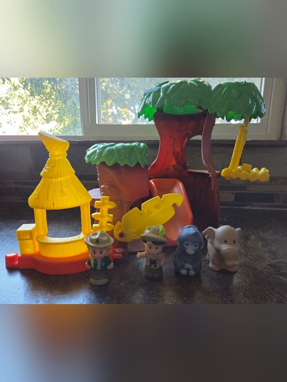 HTF Little People Animal Treehouse With Park Ranger Girl